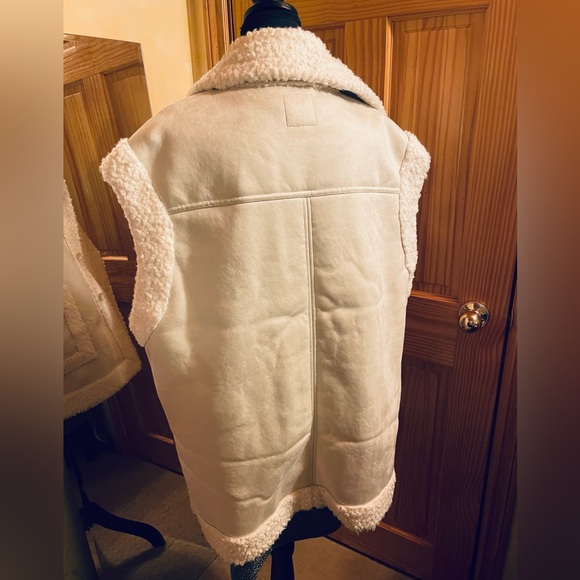 Beige faux shearling gilet (aka vest) - Picture 3 of 6
